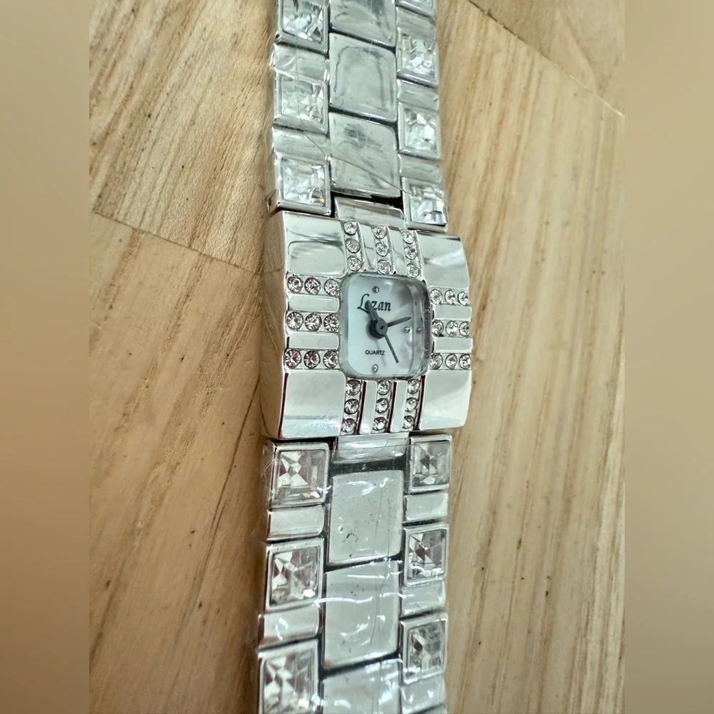 Lozan ladies silver tone square watch NEW BATTERY